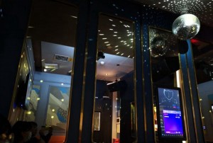 杭州时尚玻璃房KTV：尽享音乐与光影的奢华融合