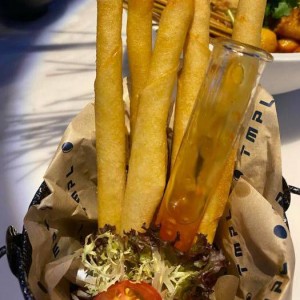 进厂打工文案招聘（探索工厂工作之旅：加入我们，开启职场新篇章）