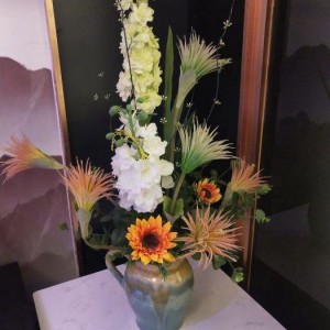 临江夜市旁，杭州求职热门行业寻岗