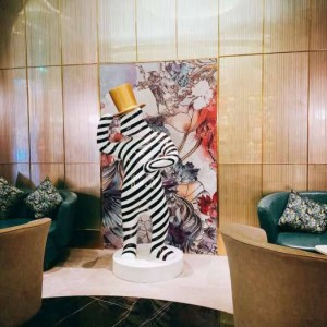 杭州顶级夜场招聘商务礼仪,夜场上班适合穿黑色衣服吗？