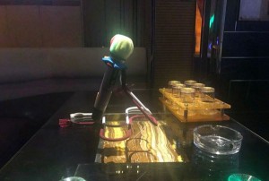 杭州临平区崇贤街道附近夜场招聘酒水促销员,交五险一金吗？