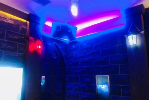 杭州不喝酒的酒吧ktv招聘商务迎宾,薪资待遇包括基本工资外还有其他福利吗？