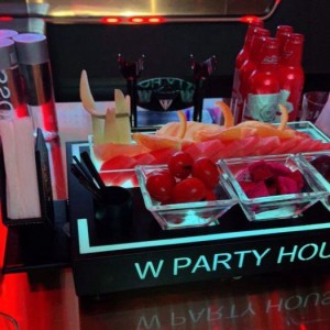 朋友圈招聘文案优缺点（社交圈招聘启事特性解析）