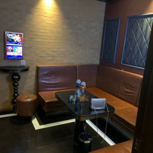 杭州有小费拿的夜场ktv招聘酒水销售员,工作环境和氛围如何？