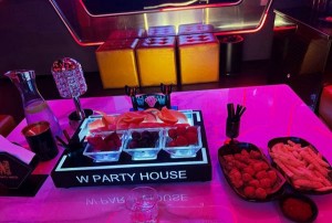 杭州钱塘区临江街道附近ktv招聘包厢服务员,(不够给补贴)