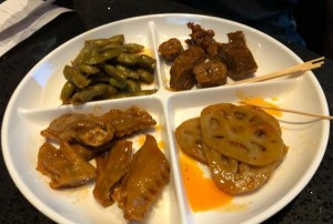 杭州收入高的酒吧招聘包厢服务员,是否可以接受调休或者请假？