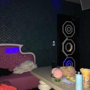 杭州知名的酒吧招聘包厢服务员,具体需要做些什么工作？