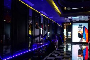 杭州哪里有夜总会招聘酒水销售员,需要统一穿工装吗_