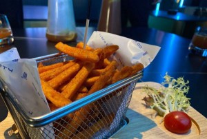 杭州上城区紫阳街道附近酒吧招聘包厢服务员,ktv领班队长微信多少